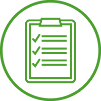 Grünes Icon mit Klemmbrett und Häkchenliste, steht für geprüfte Dokumentation und Prozessübersicht.