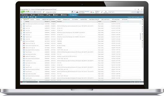 Laptop mit geöffneter samos PLAN6 Safety-Software, Diagnose- und Logikanalyse-Ansicht für Sicherheitssteuerungen.