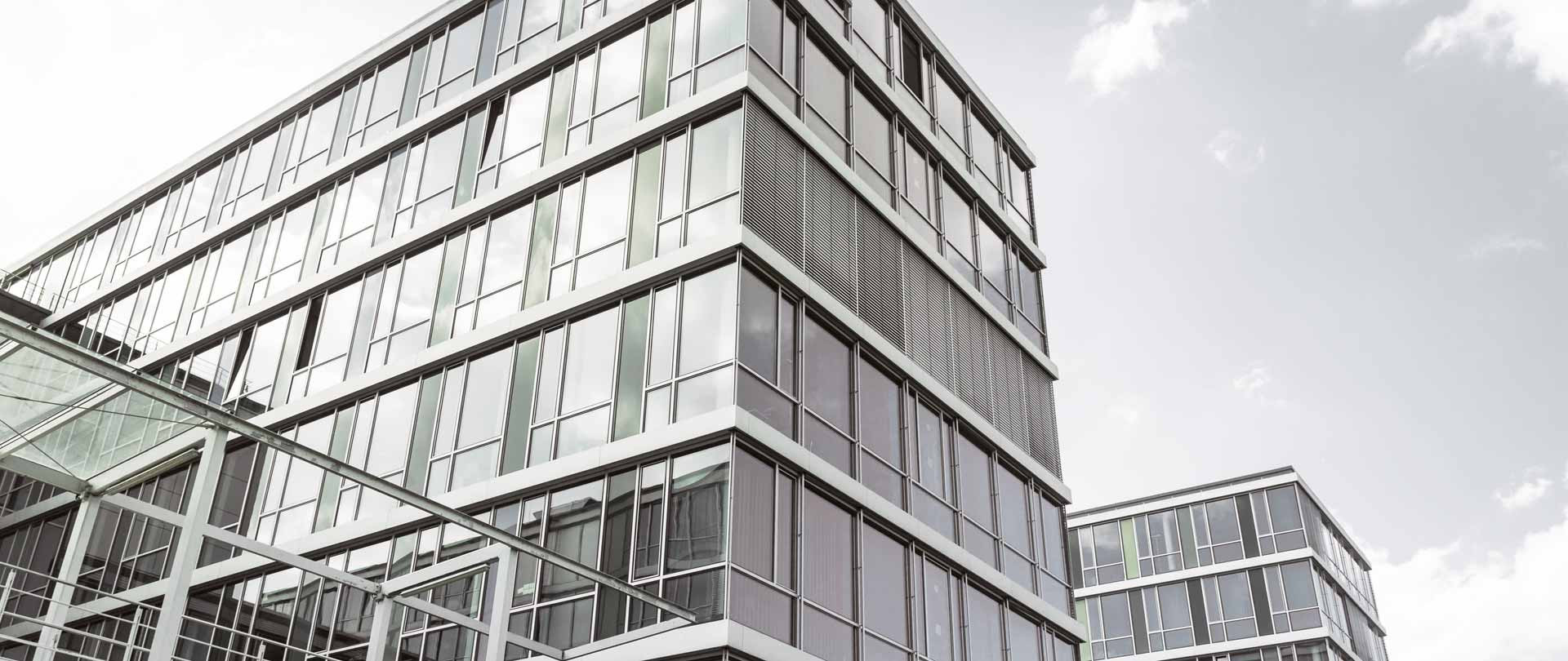 Esterno palazzo uffici 